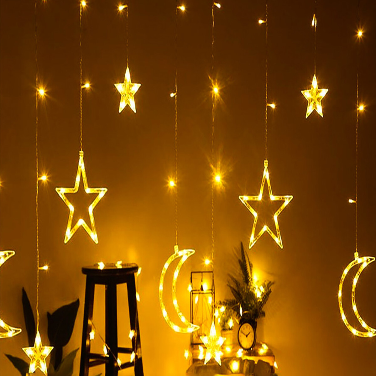 LED Lichtervorhang - Weihnachtsbeleuchtung - Maxozo Mony - Stern/Mond -  Warmweiß - 138 LEDs - 2.5 Meter - USB - Fernbedienung - Timer | BES LED